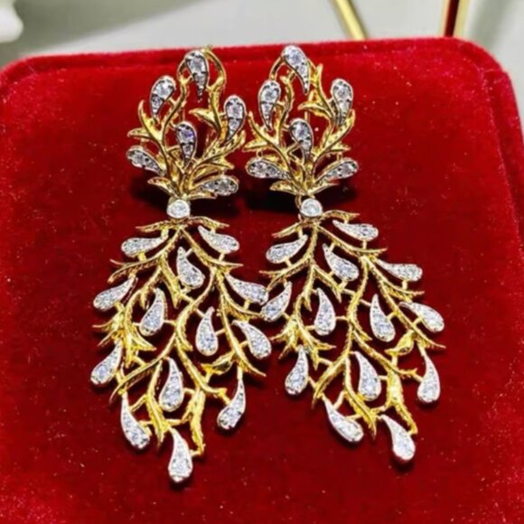 Vintage Alloy Earrings - Picture 2 of 3